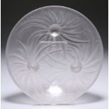 AN ETLING OPALESCENT GLASS BOWL, DESIGNED BY GEORGES BEAL