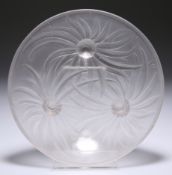 AN ETLING OPALESCENT GLASS BOWL, DESIGNED BY GEORGES BEAL