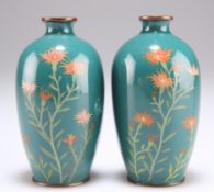 A PAIR OF JAPANESE GINBARI CLOISONNÉ VASES, MARKS FOR ADACHI KINJIRO