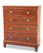 A VICTORIAN MAHOGANY CHEST OF DRAWERS