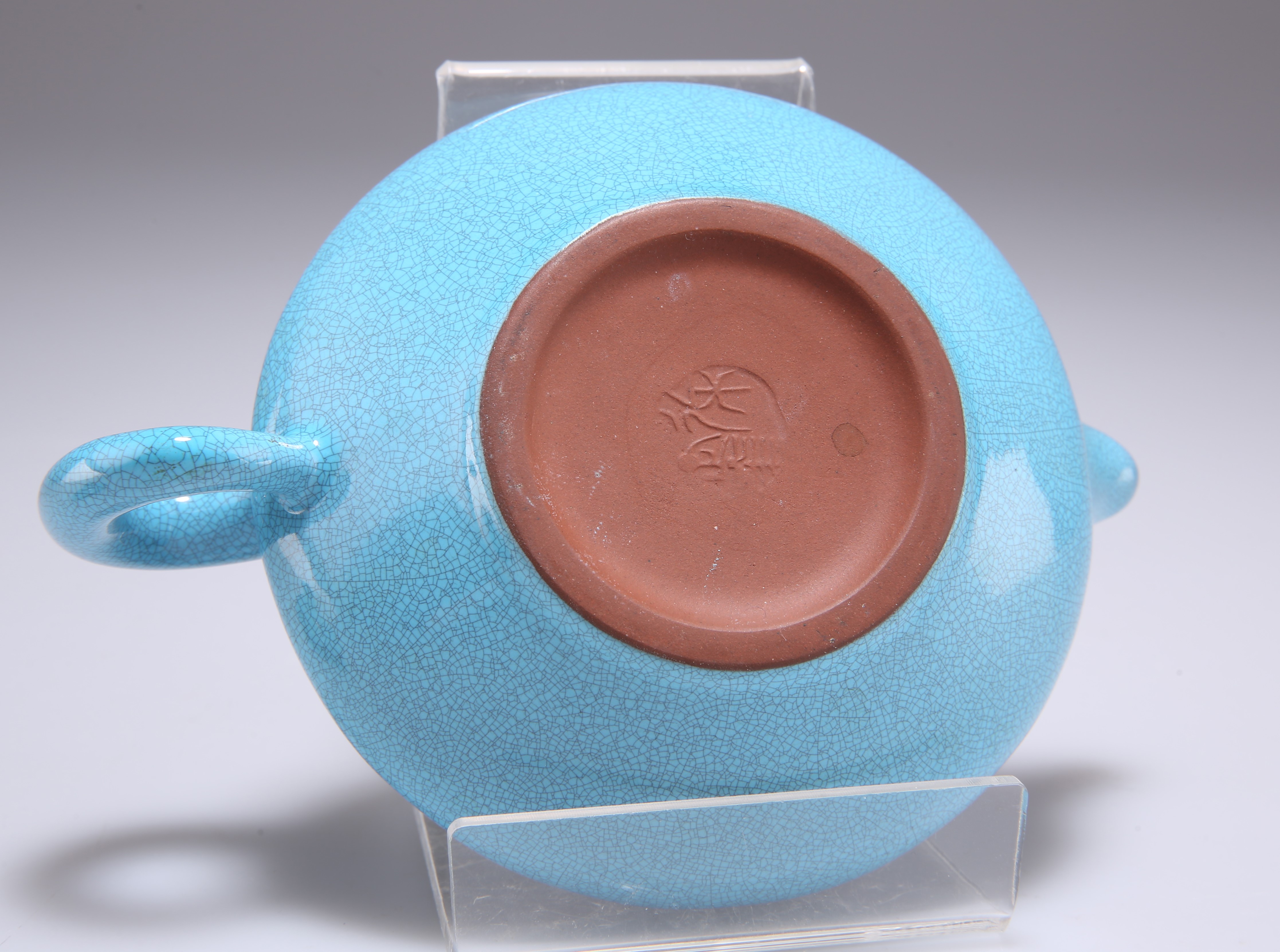 A CHINESE YIXING TURQUOISE CRACKLE GLAZED TEAPOT AND COVER - Image 4 of 4