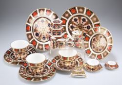 A COLLECTION OF ROYAL CROWN DERBY IMARI