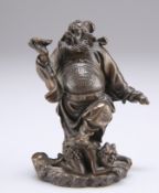 A SMALL JAPANESE BRONZE FIGURE OF A SAMURAI, MEIJI PERIOD