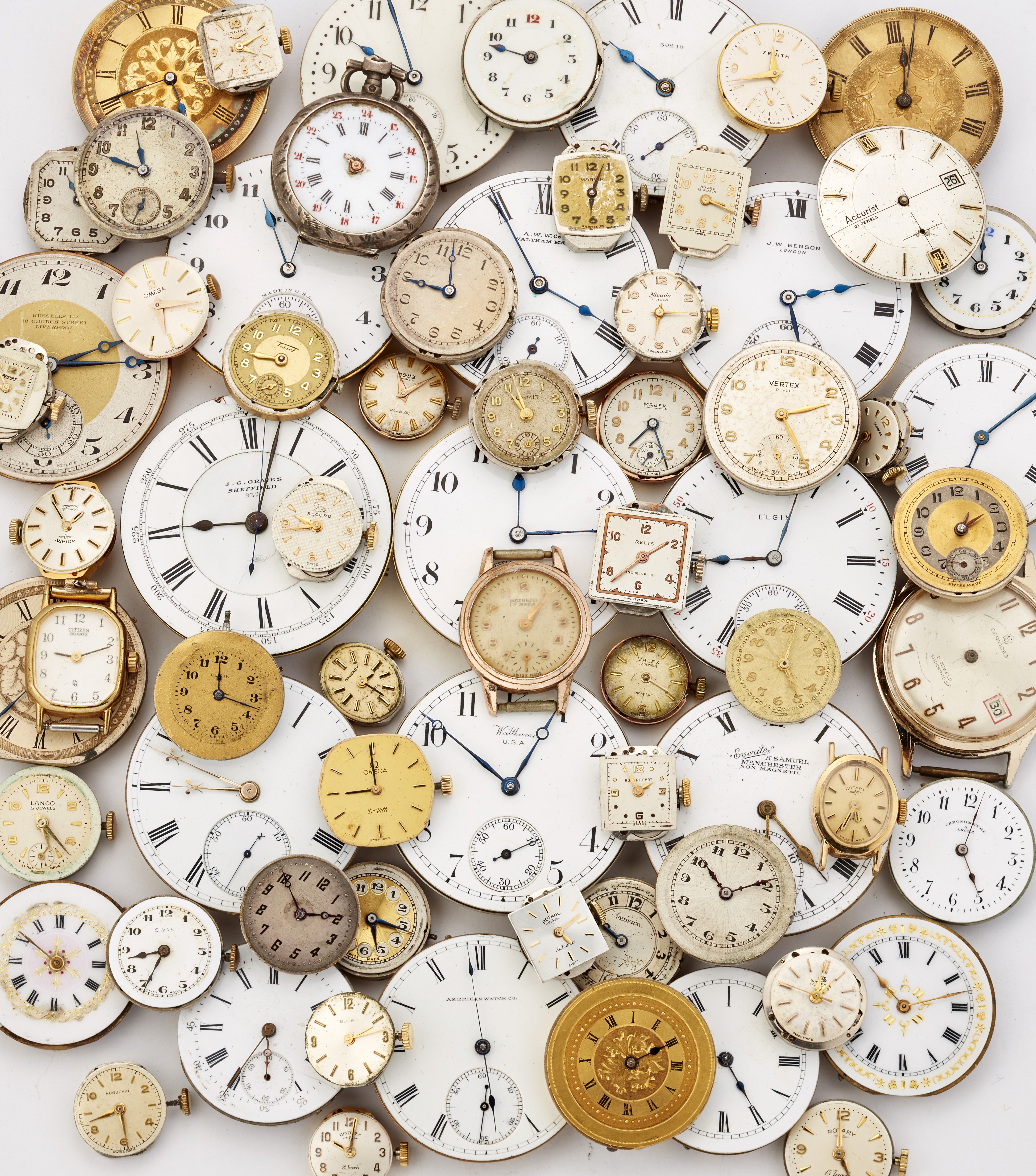 A COLLECTION OF APPROXIMTELY 85 WATCH HEADS & MOVEMENTS, FOR SPARES AND REPAIRS