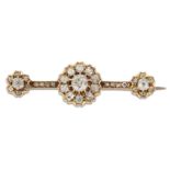 A LATE VICTORIAN DIAMOND CLUSTER BROOCH