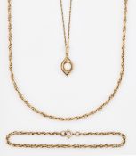 A 9 CARAT GOLD CULTURED PEARL PENDANT ON CHAIN