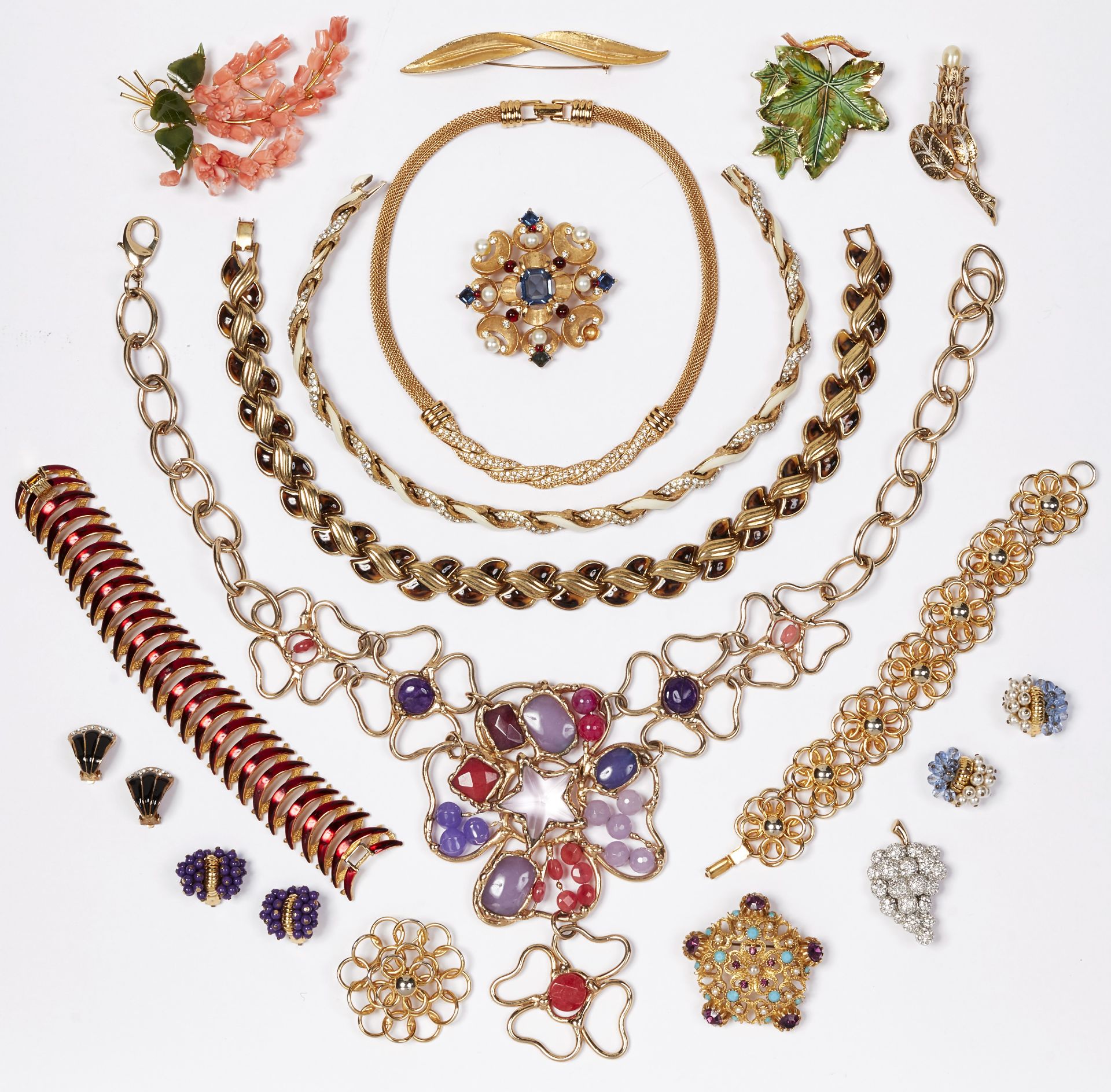 A QUANTITY OF DESIGNER COSTUME AND OTHER JEWELLERY