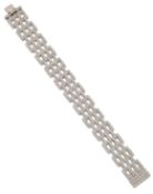 AN 18 CARAT WHITE GOLD DIAMOND BRICK LINK BRACELET