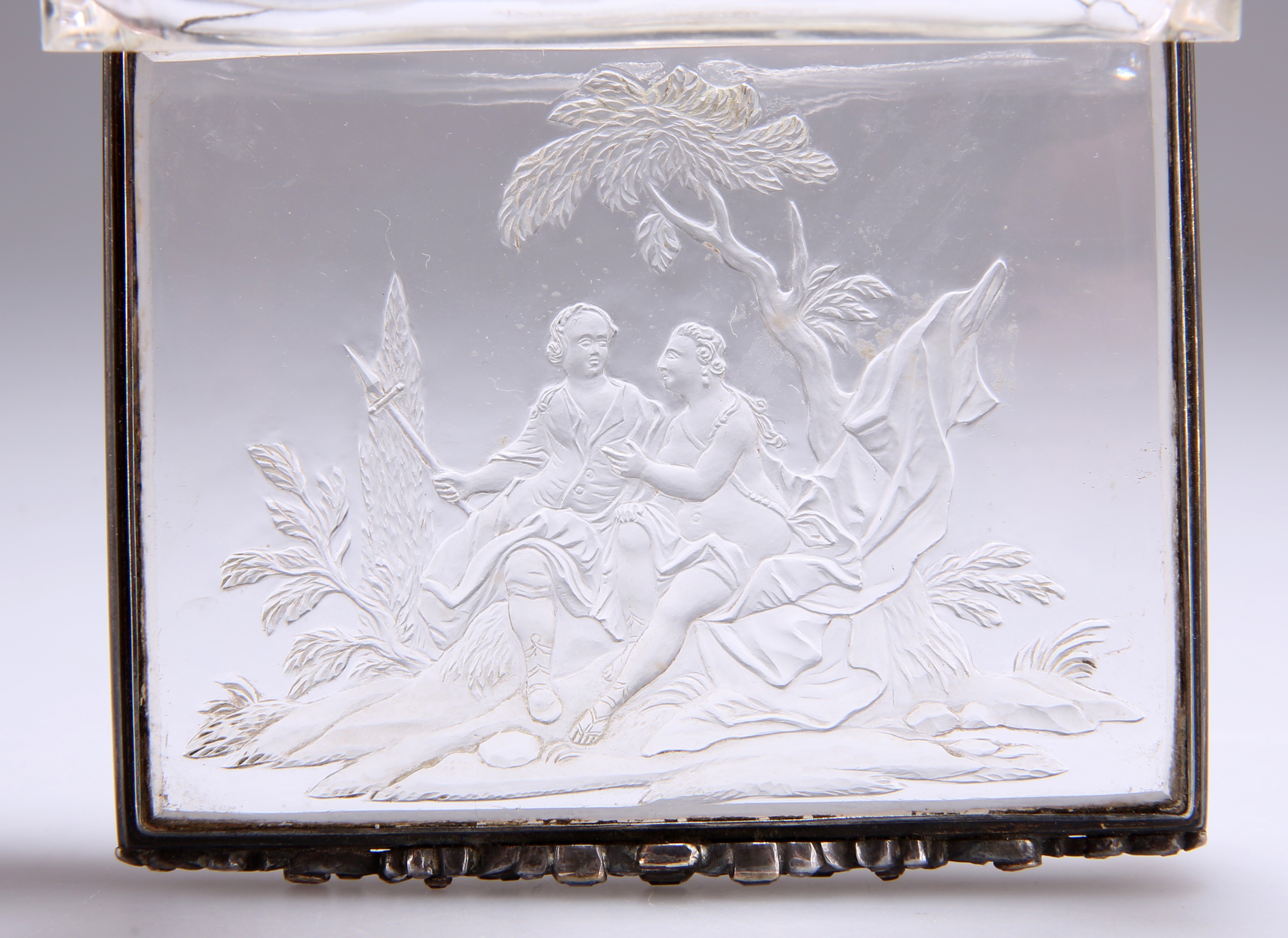 A 19TH CENTURY CONTINENTAL DIAMOND AND RUBY SET ROCK CRYSTAL BOX - Image 3 of 3