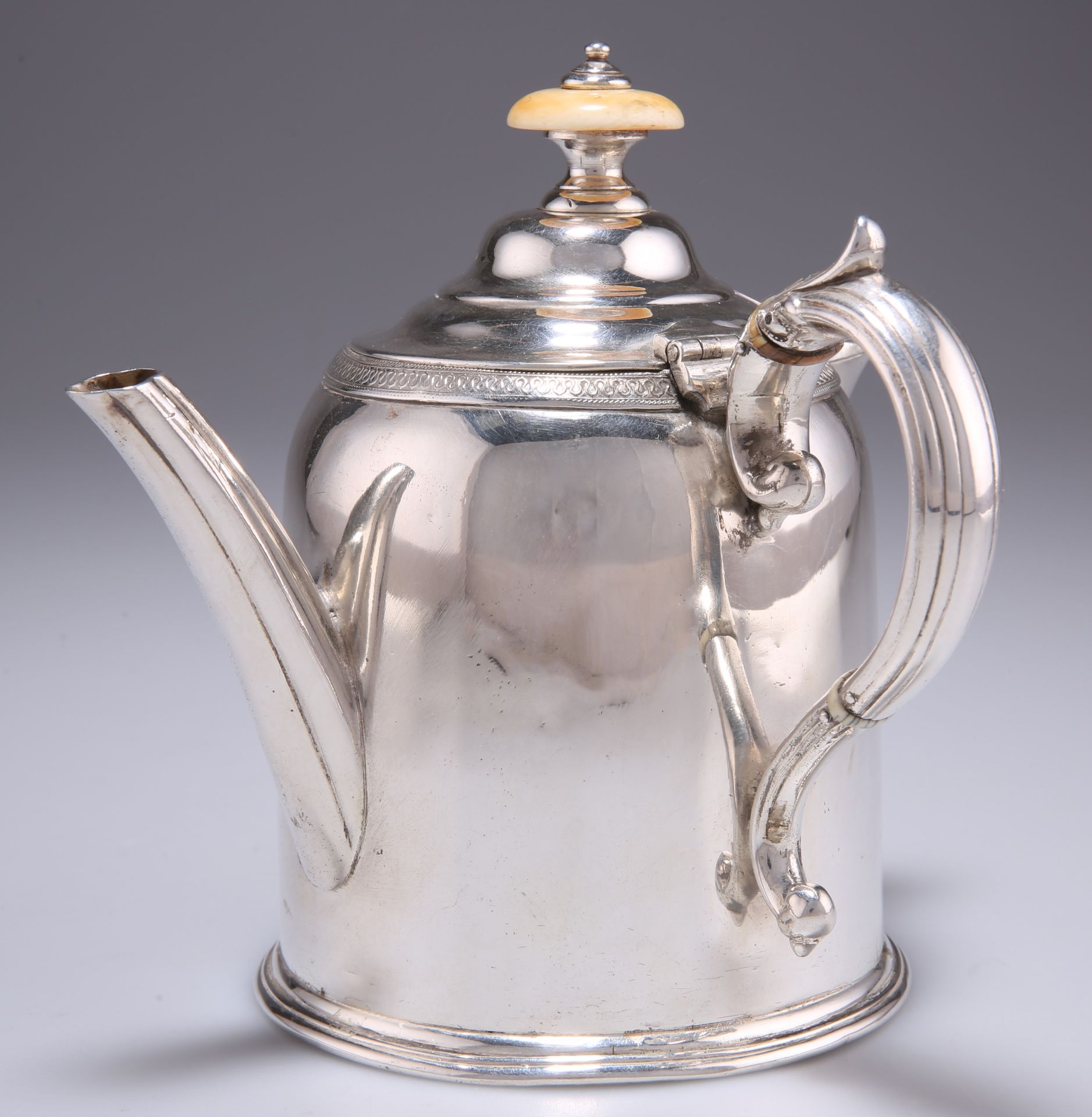 AN EARLY VICTORIAN SILVER-PLATED ARGYLL - Image 2 of 3