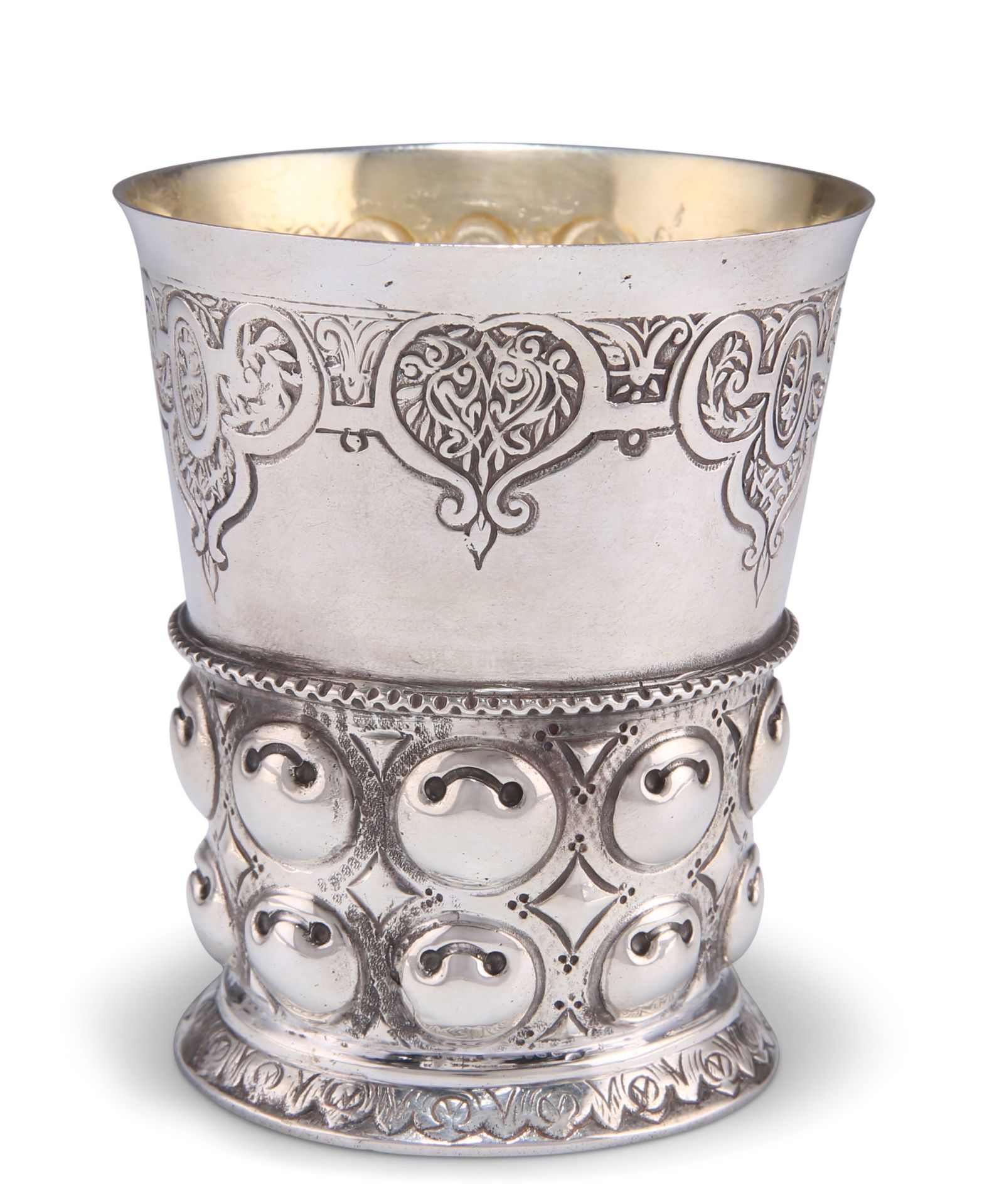 AN EARLY 18TH CENTURY GERMAN SILVER BEAKER CUP, - Image 2 of 3