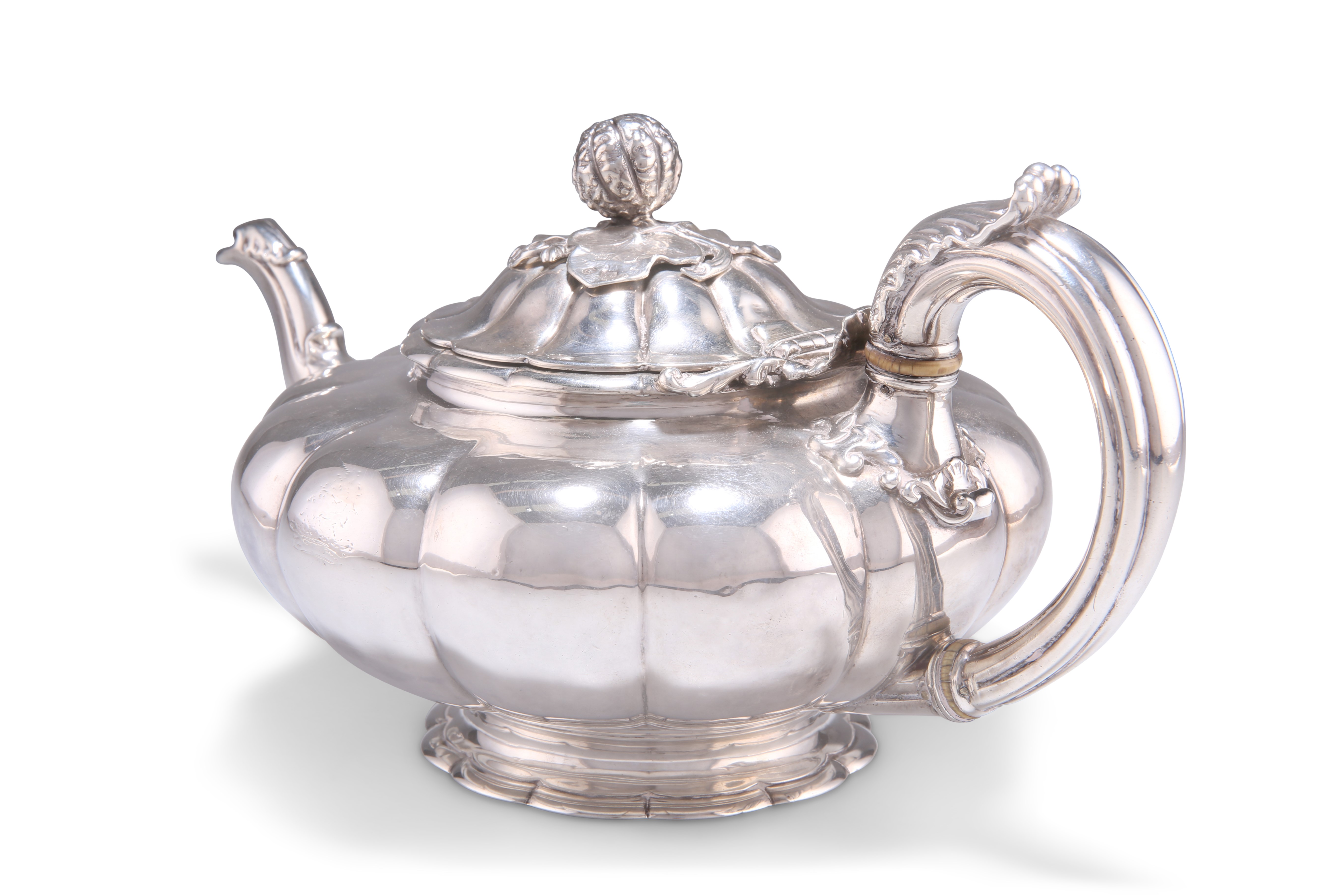 A WILLIAM IV SILVER TEAPOT - Image 3 of 4