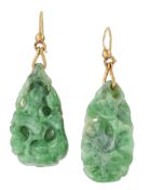 A PAIR OF CARVED JADE PENDANT EARRINGS