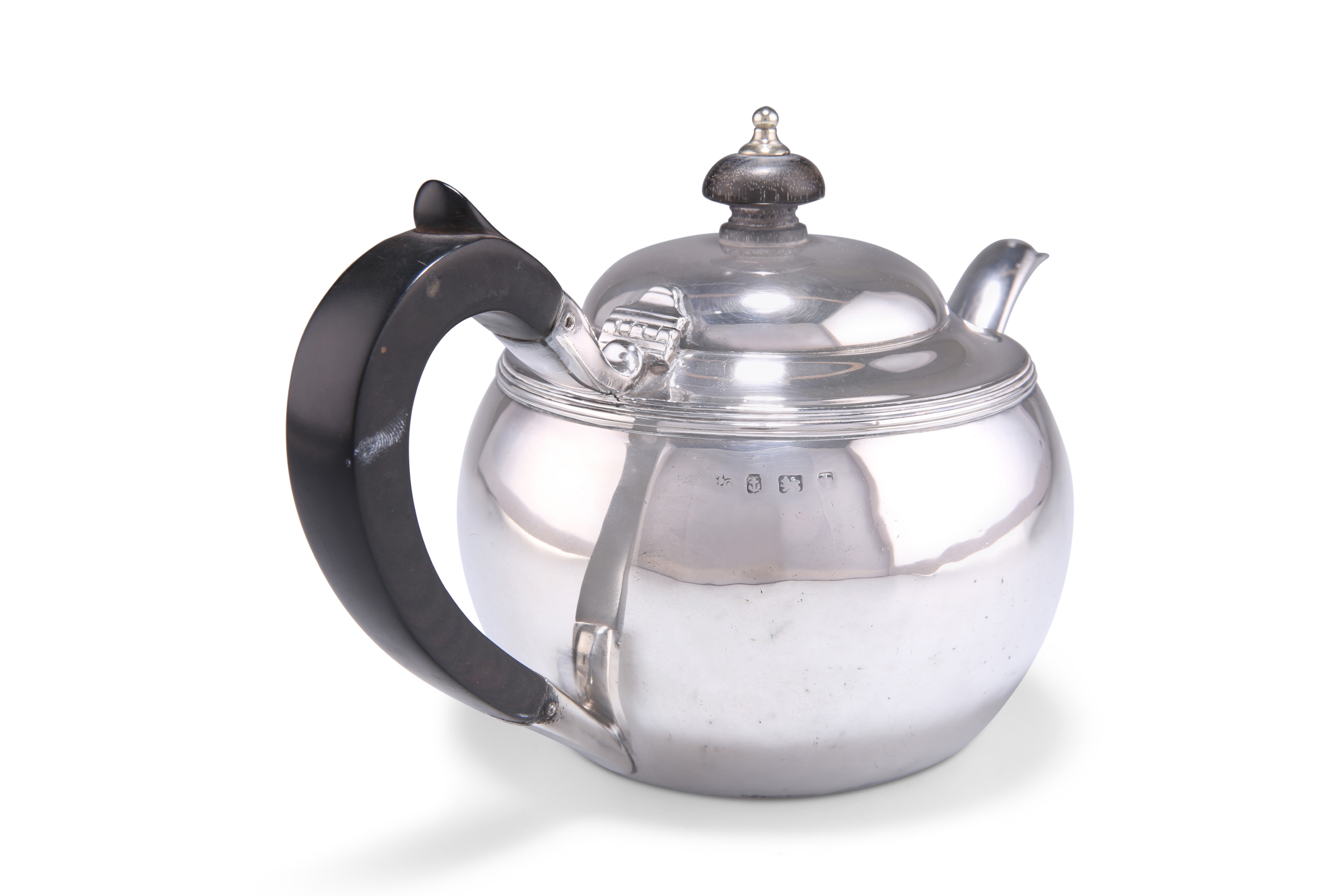 A GEORGE V SILVER TEAPOT - Image 2 of 3