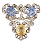 AN EARLY 20TH CENTURY COLOURED SAPPHIRE AND DIAMOND BROOCH