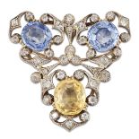 AN EARLY 20TH CENTURY COLOURED SAPPHIRE AND DIAMOND BROOCH