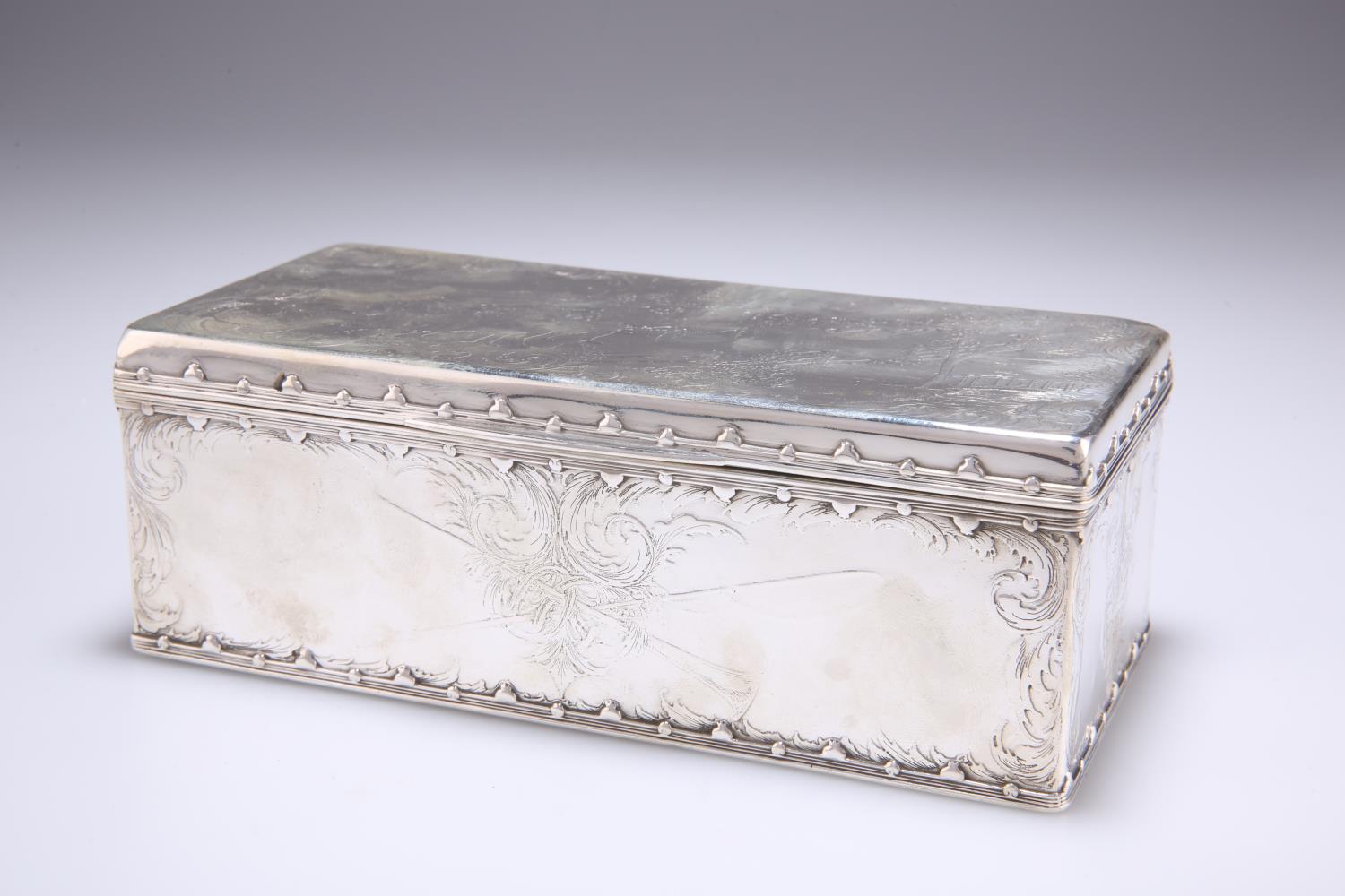 A FINE AMERICAN STERLING SILVER TABLE BOX - Image 4 of 8