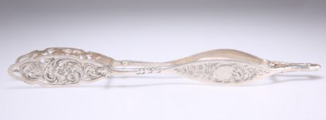 A PAIR OF VICTORIAN SILVER ASPARAGUS TONGS