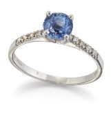 A 14CT WHITE GOLD SAPPHIRE AND DIAMOND RING