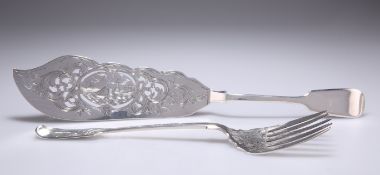 A PAIR OF VICTORIAN SILVER FISH SERVERS