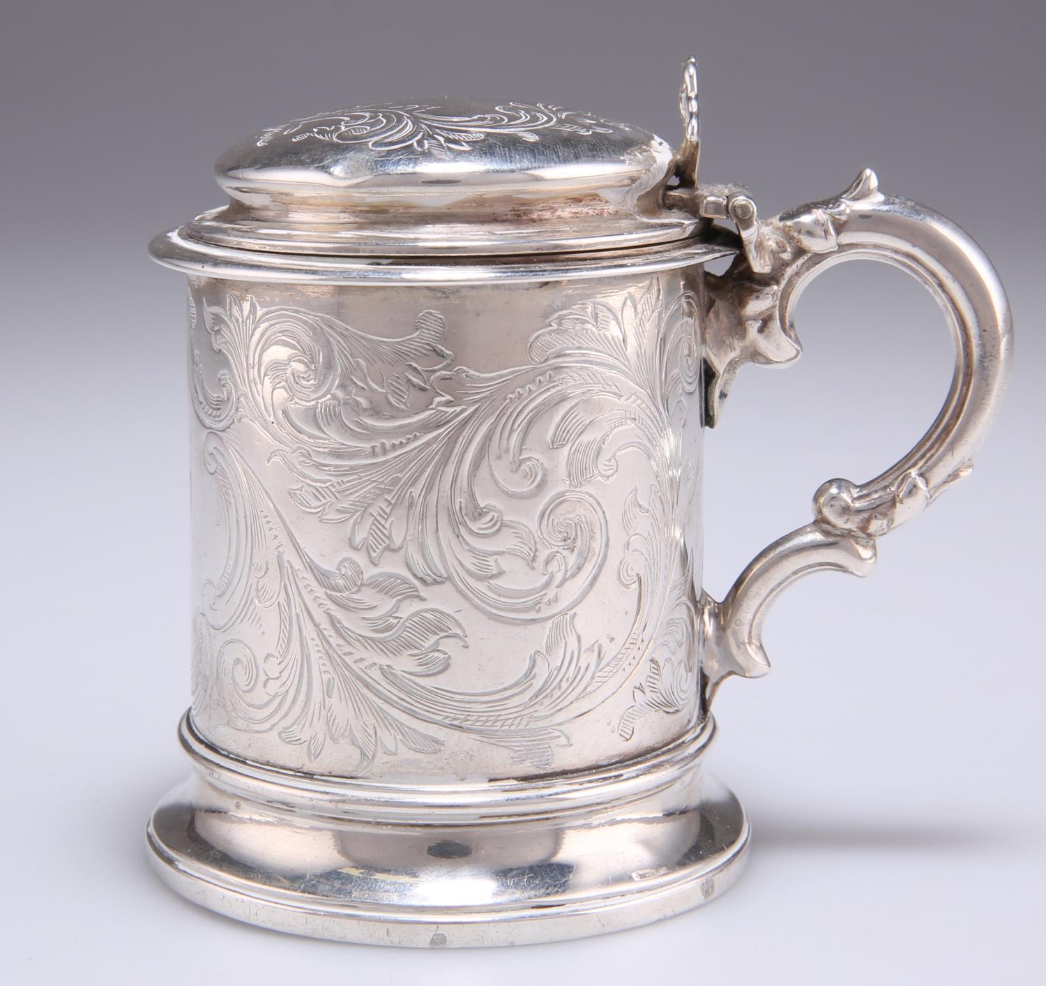 A VICTORIAN SILVER MUSTARD POT - Image 2 of 4