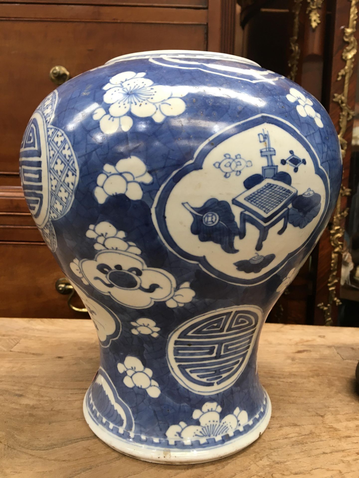 A CHINESE BLUE AND WHITE PORCELAIN GINGER JAR, 18TH CENTURY - Bild 6 aus 33