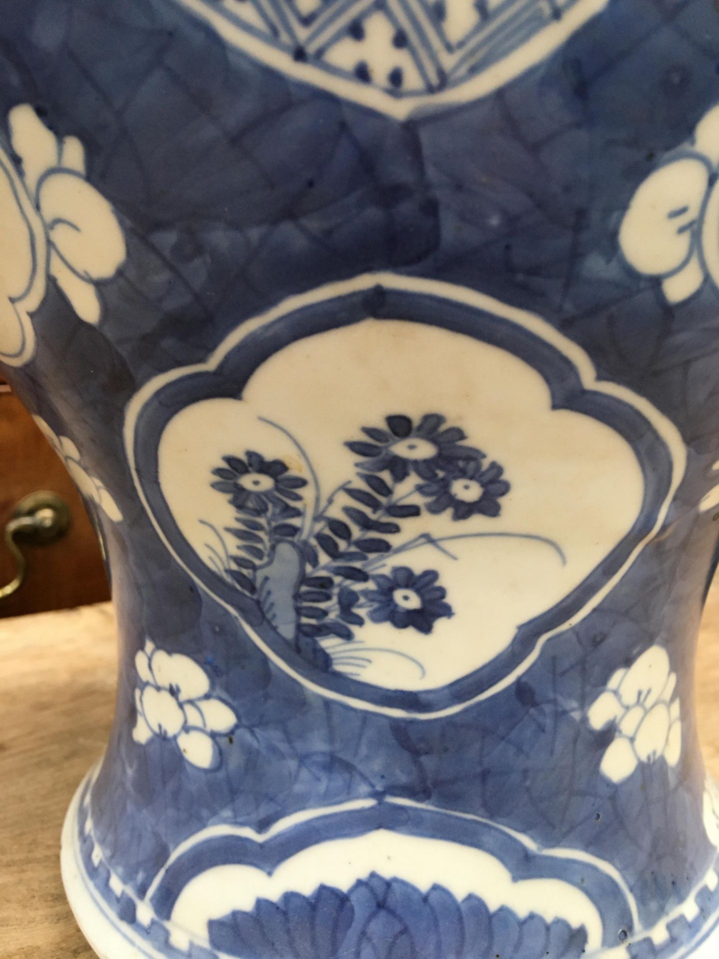 A CHINESE BLUE AND WHITE PORCELAIN GINGER JAR, 18TH CENTURY - Bild 25 aus 33