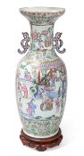 A LARGE CANTONESE FAMILLE ROSE VASE, QING DYNASTY