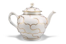 A WORCESTER GOLD QUEEN'S PATTERN TEAPOT AND COVER, CIRCA 1770