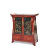 A CHINESE CHINOISERIE LACQUER CABINET