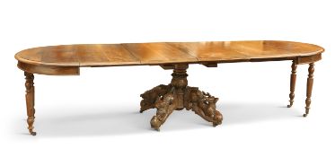 A CONTINENTAL 19TH CENTURY OAK EXTENDING DINING TABLE