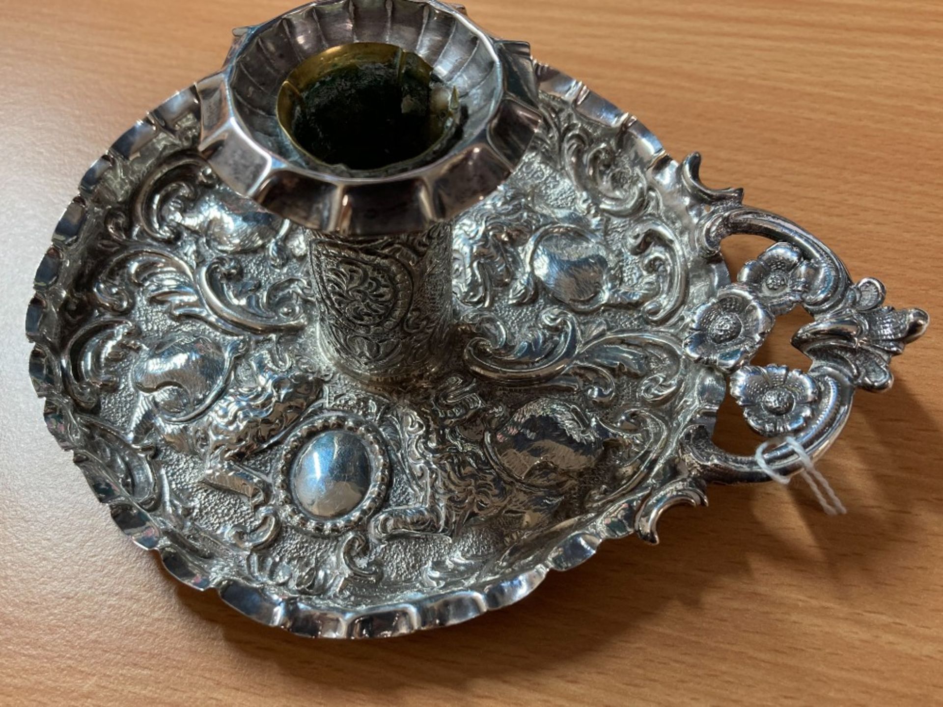 A VICTORIAN SILVER CHAMBERSTICK - Bild 4 aus 9