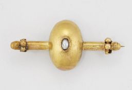 A SPLIT PEARL BAR BROOCH