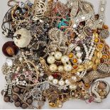 A QUANTITY OF COSTUME JEWELLERY