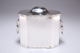 A GEORGE V SILVER BISCUIT BOX