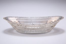 AN EDWARDIAN SILVER PIERCED BON BON DISH