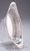 AN EDWARDIAN SILVER PIERCED BON BON DISH