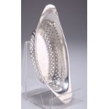 AN EDWARDIAN SILVER PIERCED BON BON DISH