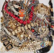 A QUANTITY OF COSTUME JEWELLERY