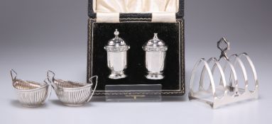 A GROUP OF SILVER TABLE ITEMS