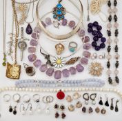 A GROUP OF SILVER AND OTHER COSTUME JEWELLERY