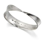 VIVIANNA TORUN BÜLOW-HÜBE FOR GEORG JENSEN - A DANISH SILVER MOBIUS BANGLE