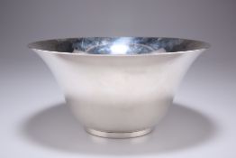 AN AMERICAN STERLING SILVER BOWL