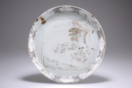 A CHINESE GRISAILLE PORCELAIN DISH