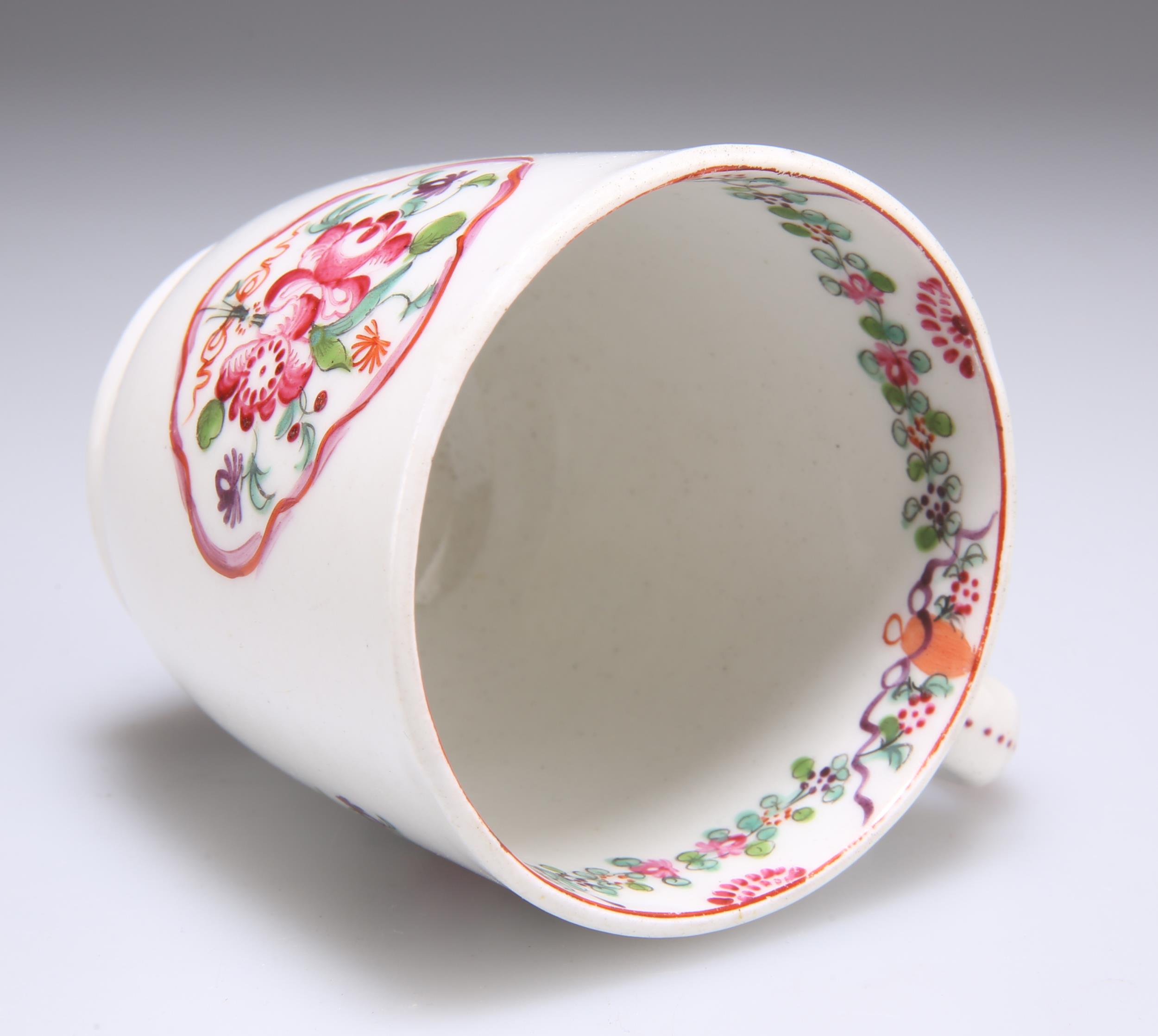 AN 18TH CENTURY WORCESTER SPIRAL FLUTED COFFEE CUP - Image 5 of 9