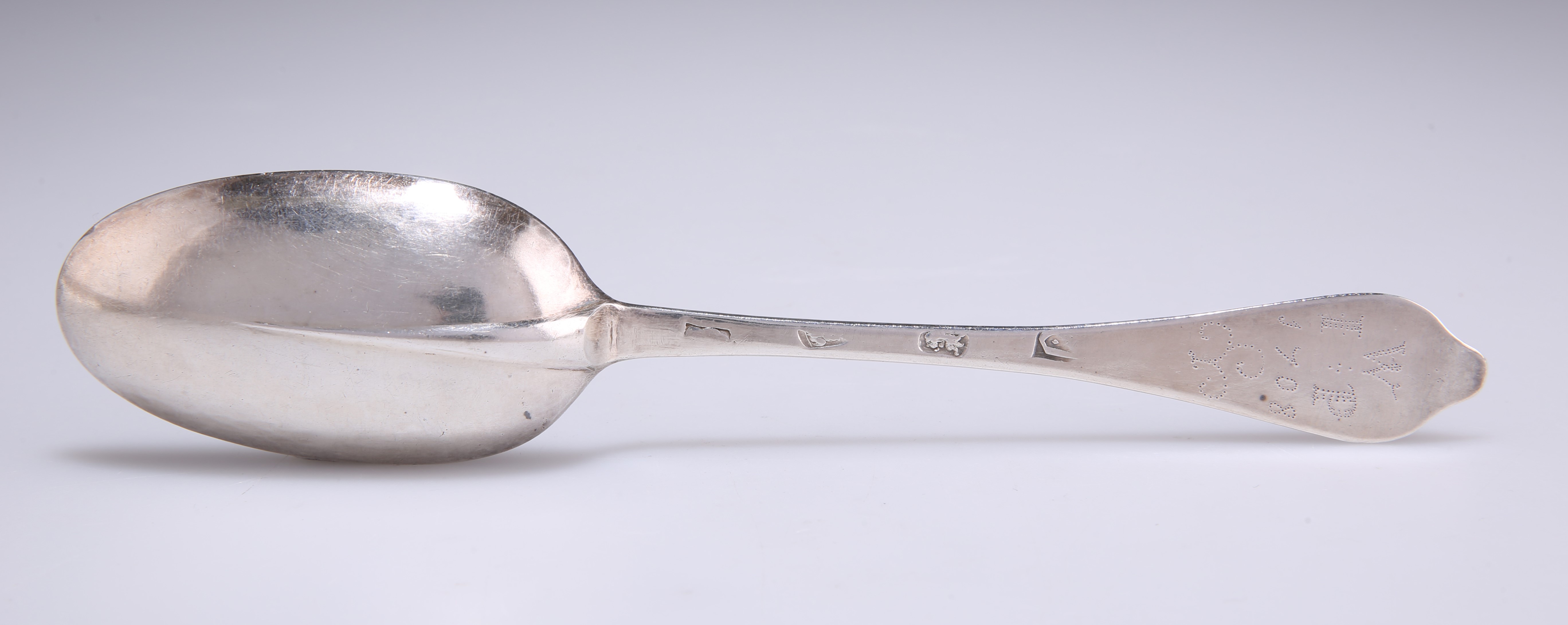 A QUEEN ANNE SILVER DOG-NOSE SPOON - Image 3 of 6