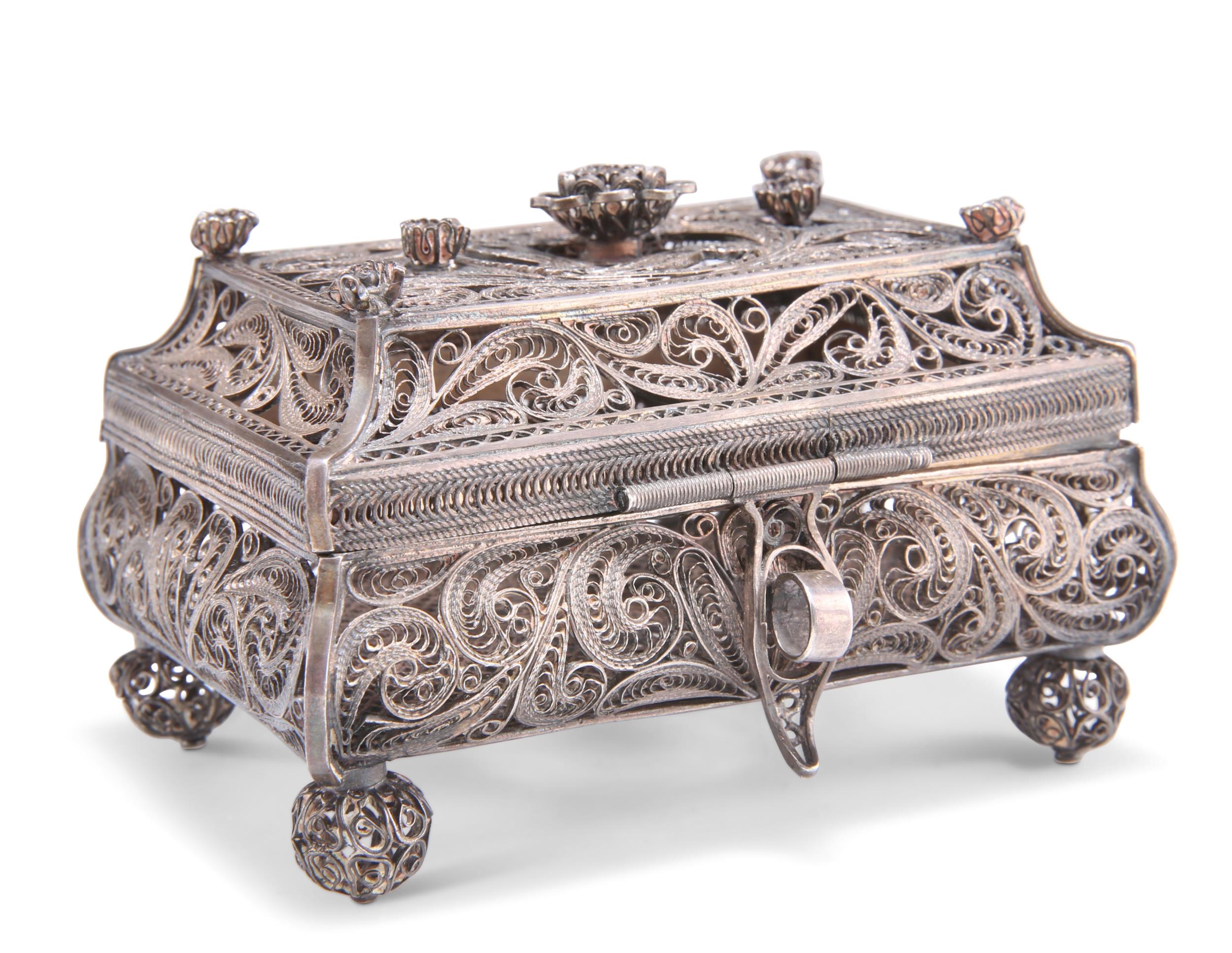 A 19TH CENTURY RUSSIAN SILVER FILIGREE CASKET - Image 2 of 6