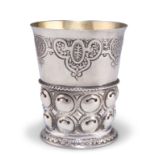 AN EARLY 18TH CENTURY GERMAN SILVER BEAKER CUP,