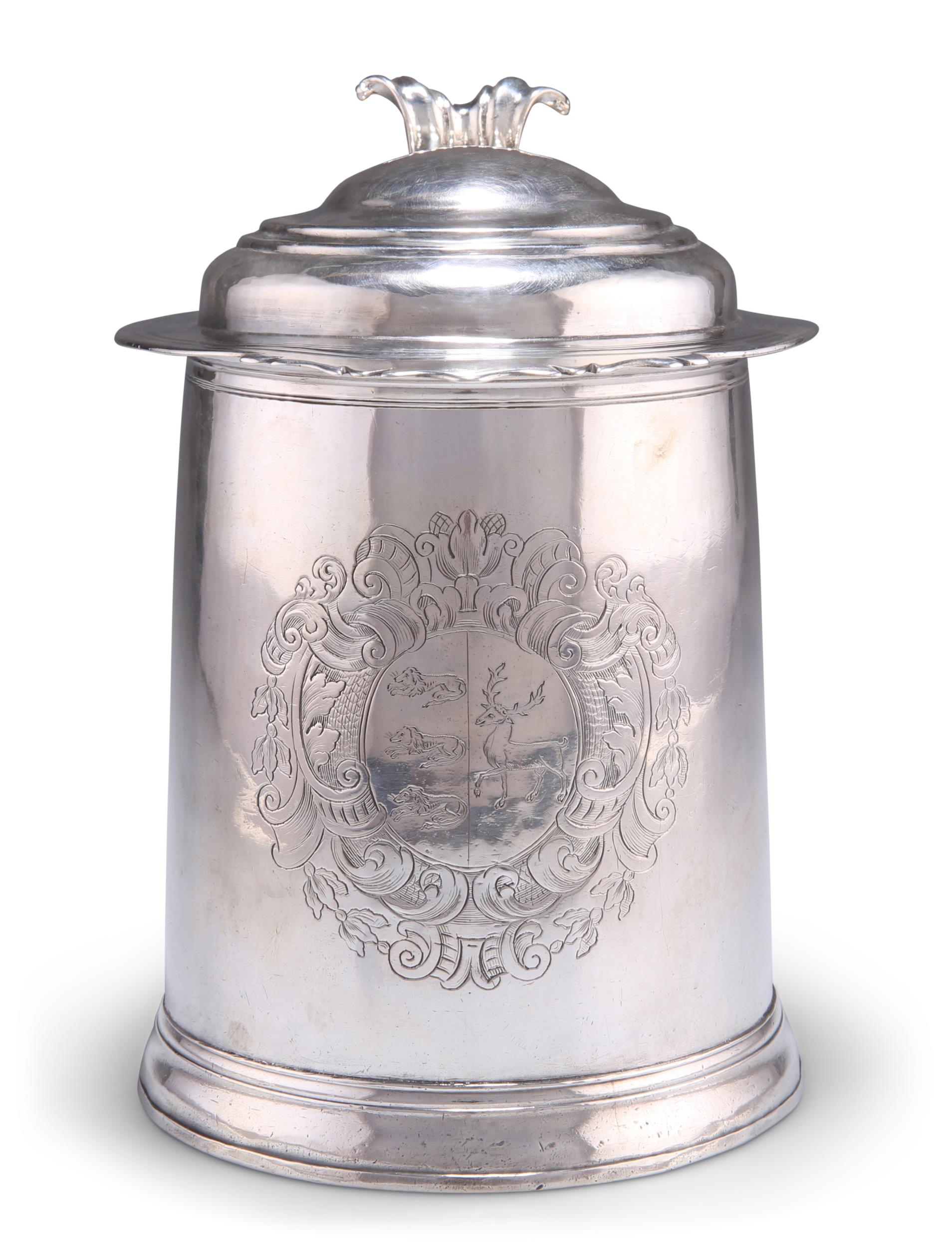 A QUEEN ANNE BRITANNIA STANDARD SILVER LIDDED TANKARD - Image 6 of 8