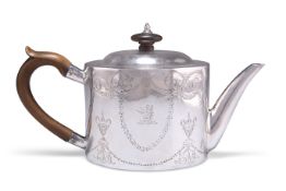 YORK TOWN MARK - A GEORGE III PROVINCIAL SILVER TEAPOT